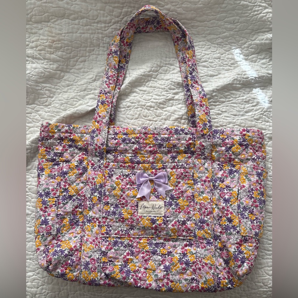 Moon Nude Multicolor Floral Tote Bag! 💐